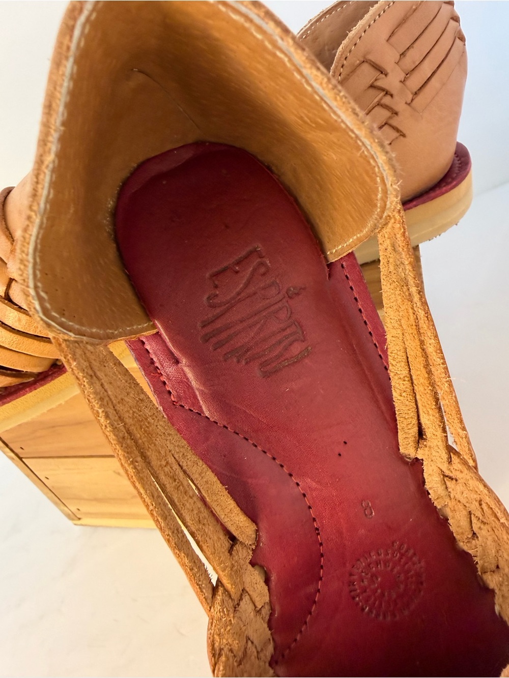 Espiritu Brand Leather Huarache Slip-On Shoes with Red Insole size 8 Beautiful! - Picture 3 of 10